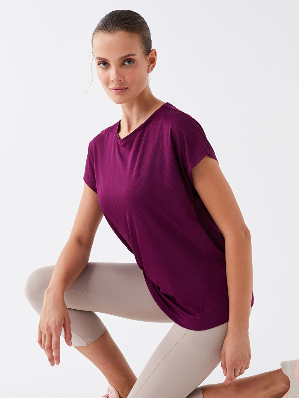 تي شيرت نساء كم قصير بسيط كول مدور