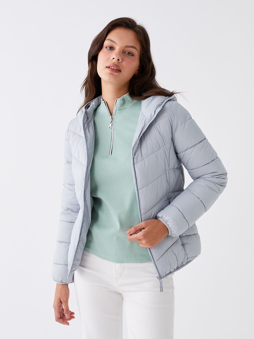 Gri Kadın Kapüşonlu Düz Şişme Mont-1