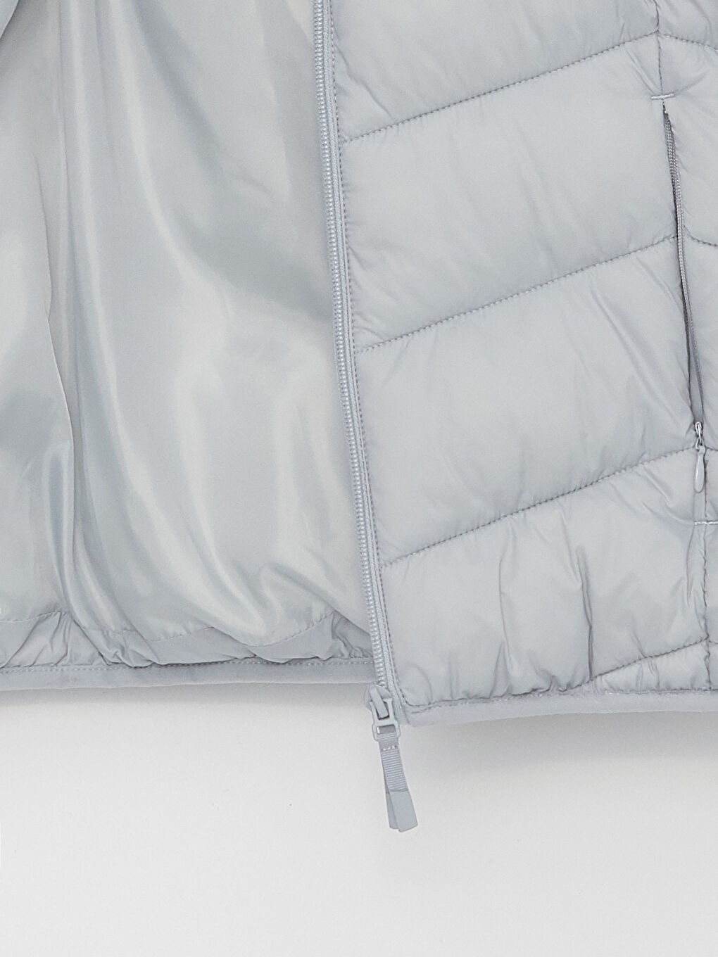 Gri Kadın Kapüşonlu Düz Şişme Mont-8