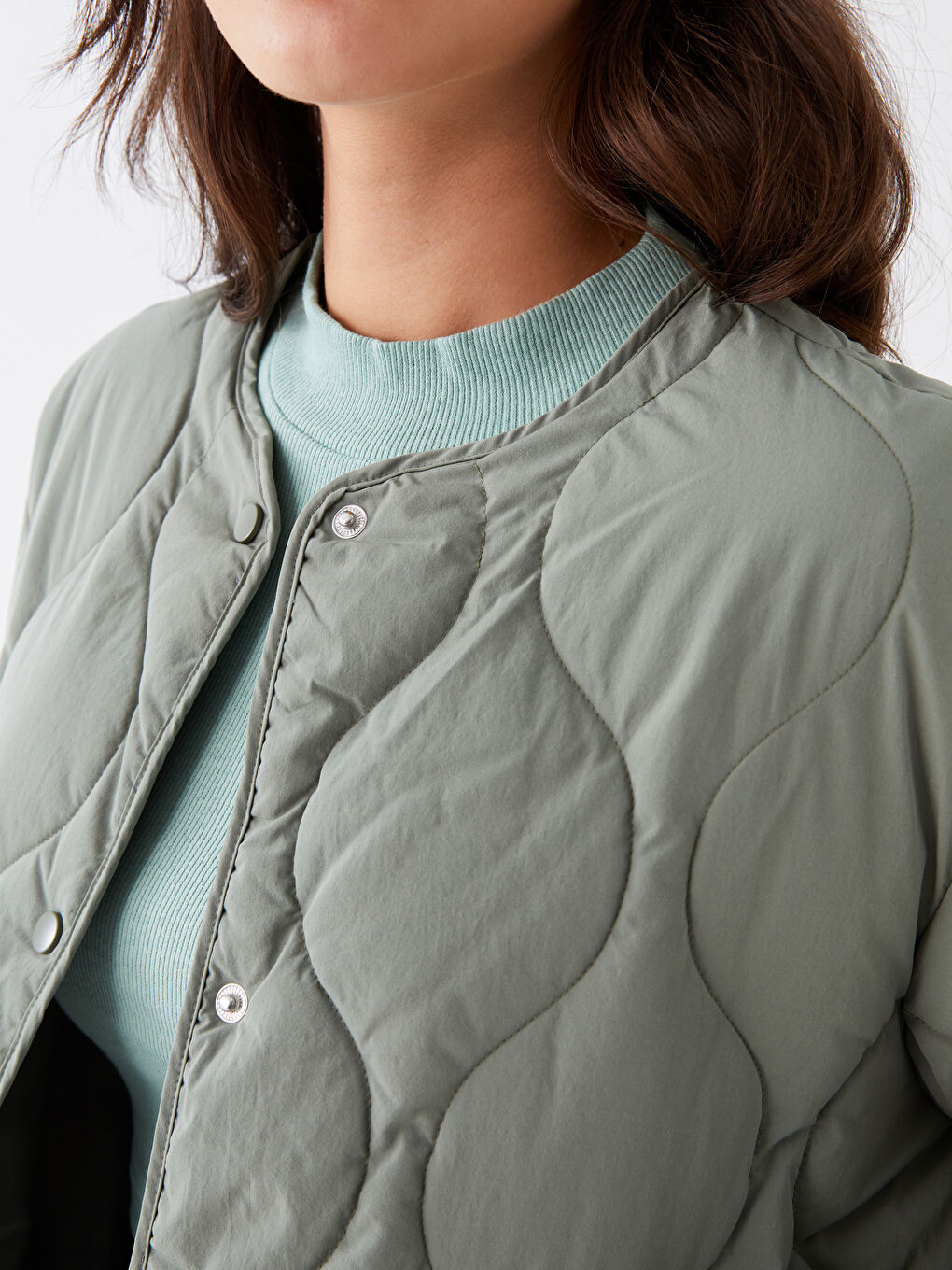 Haki Bisiklet Yaka Kendinden Desenli Kadın Şişme Mont-3