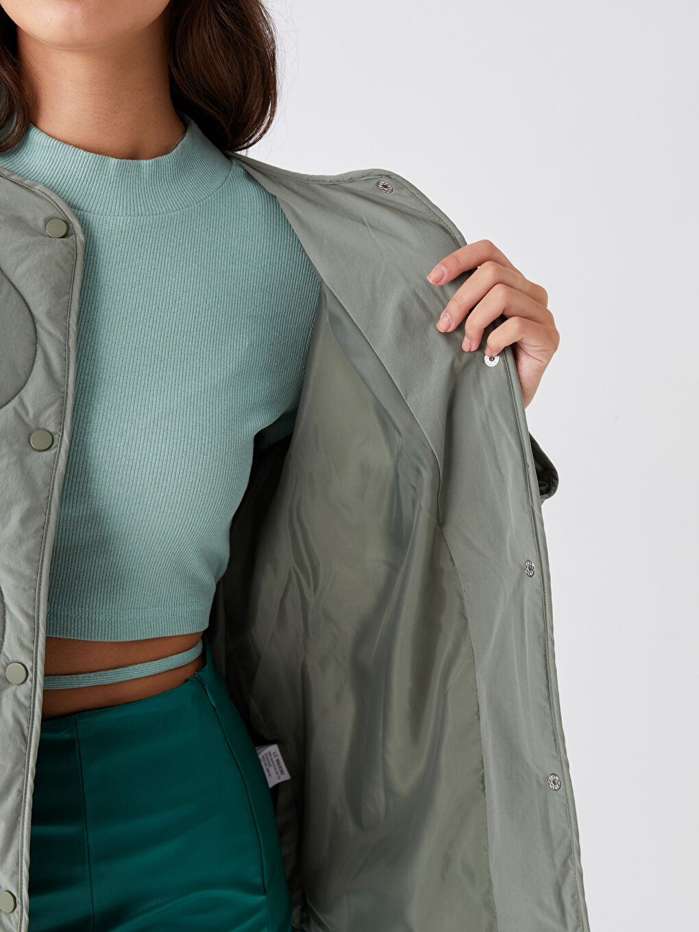 Haki Bisiklet Yaka Kendinden Desenli Kadın Şişme Mont-4