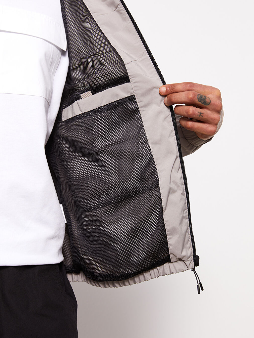 Bej Standart Kalıp Kapüşonlu Erkek Yağmurluk-4