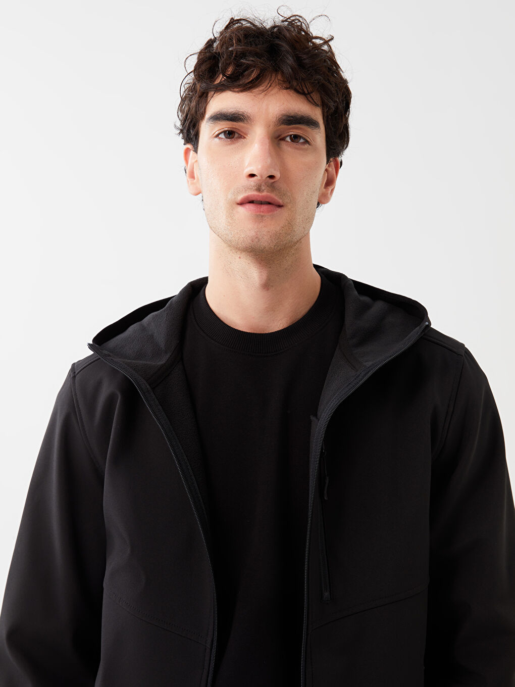 Siyah Standart Kalıp Kapüşonlu Erkek Mont-1
