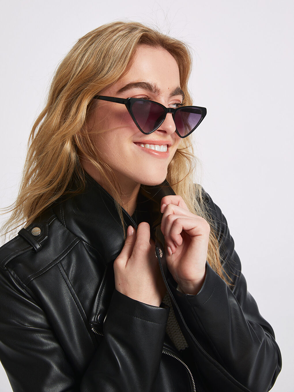 ქალებისთვის ბაიკერის საყელო უბრალო ხელოვნური ტყავის ქურთუკი-4