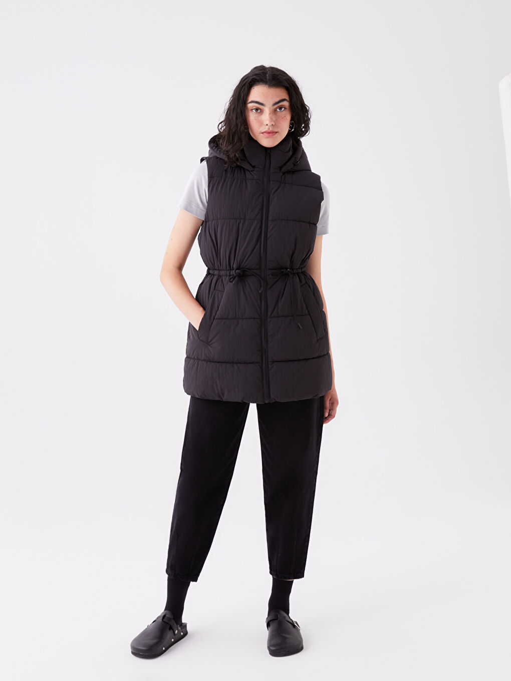 Дамски Пухен Жилет С Качулка-1