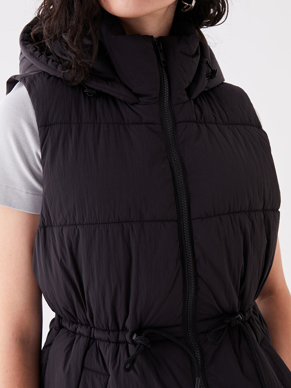 Дамски Пухен Жилет С Качулка-3