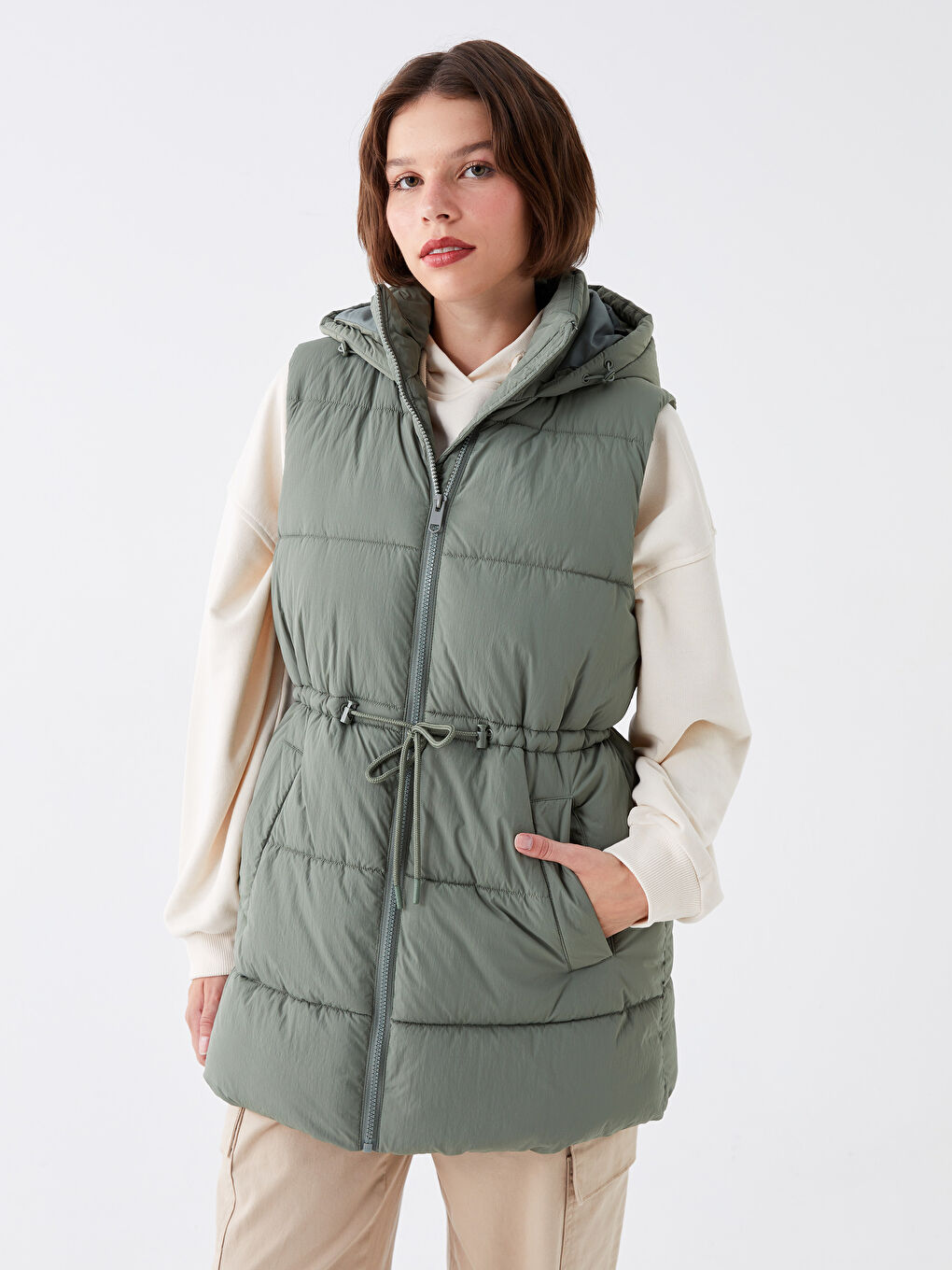 Дамски Пухен Жилет С Качулка