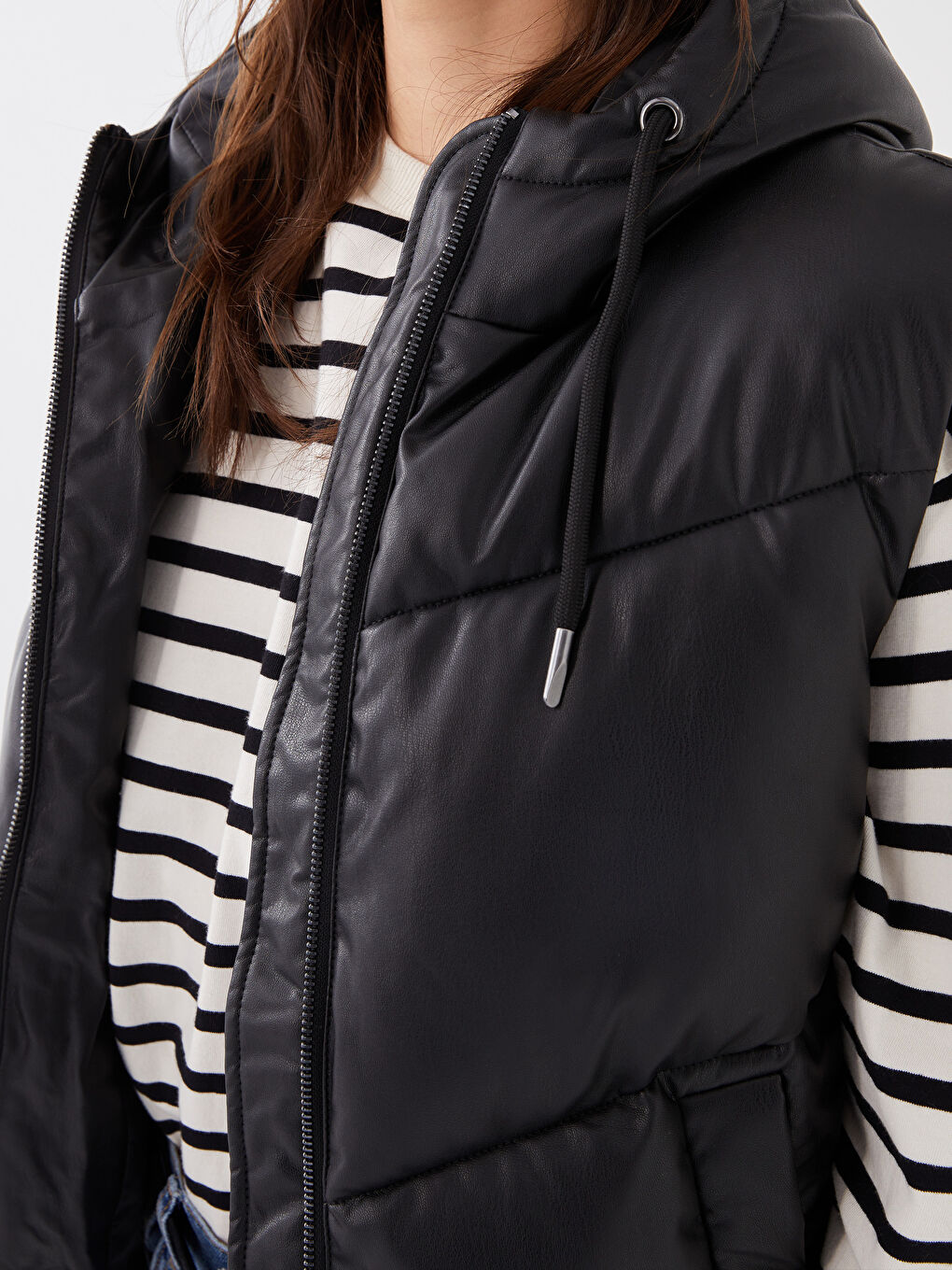 Hooded Plain Faux Leather Women's Puffer Gilet-3