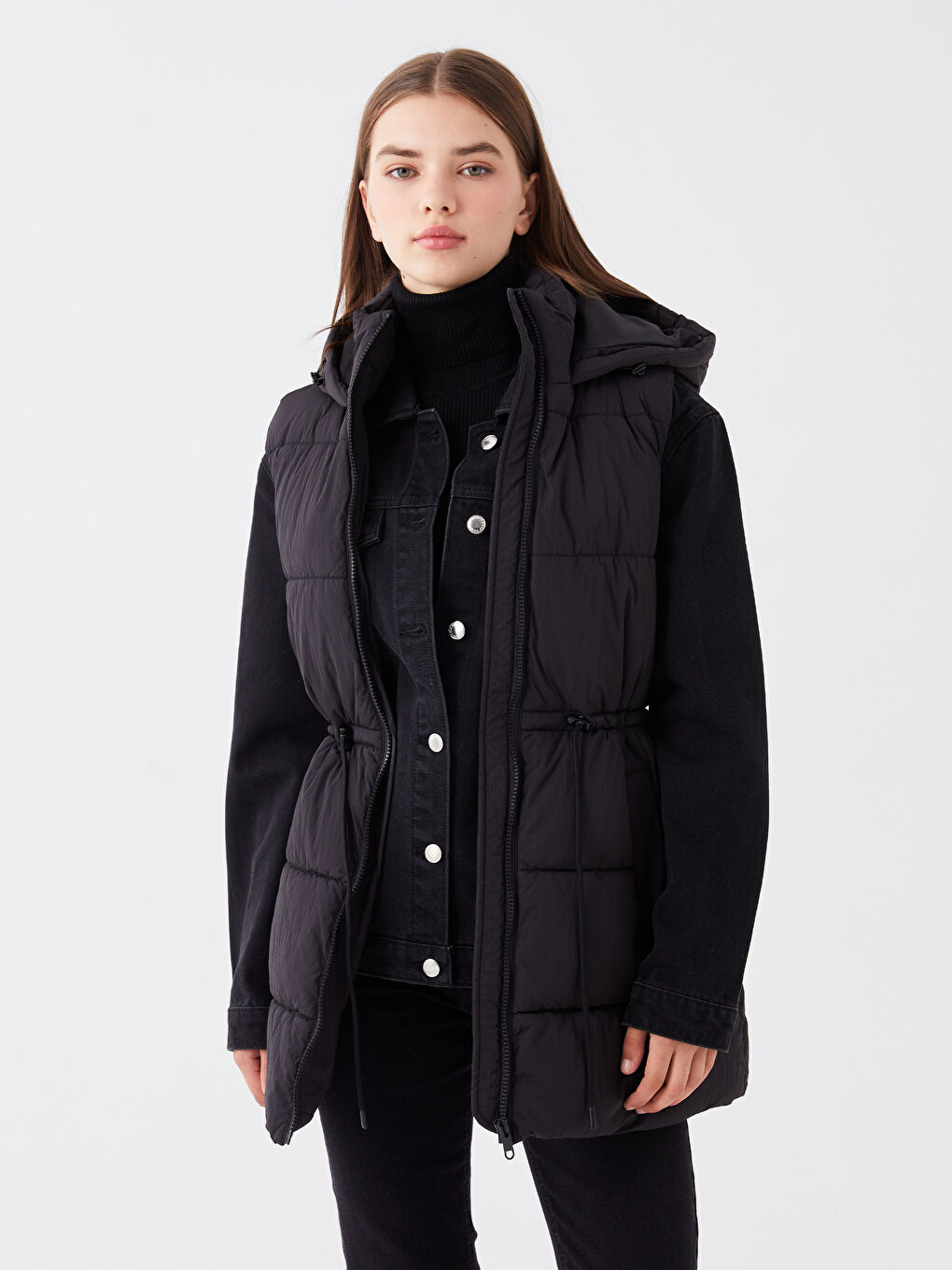 Siyah Kadın Kapüşonlu Düz Şişme Yelek-3