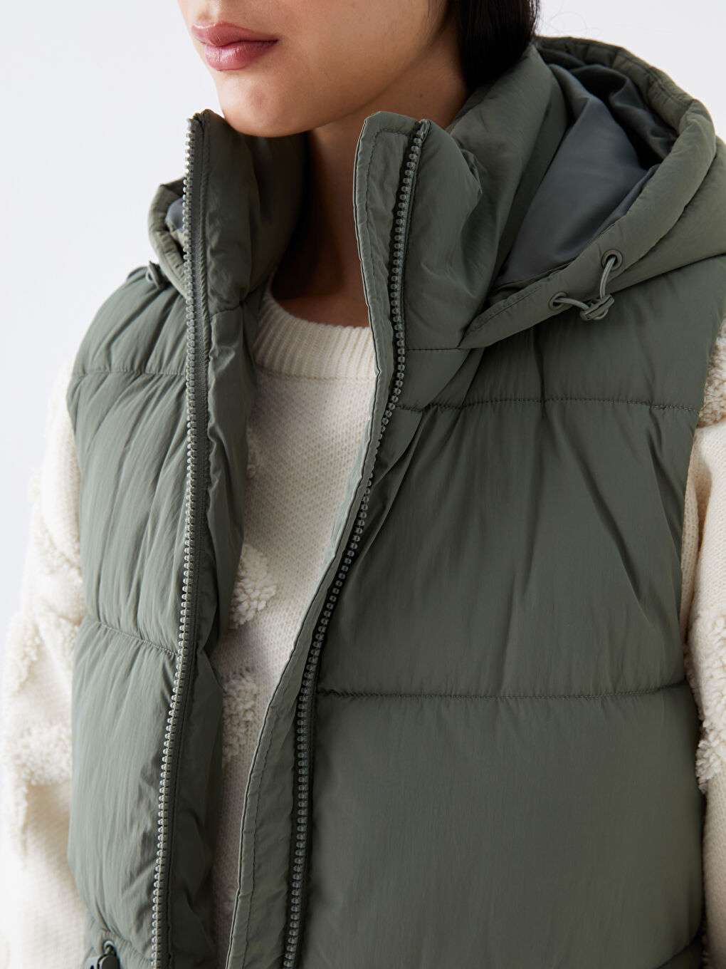 Women's Hooded Plain Puffer Gilet-3