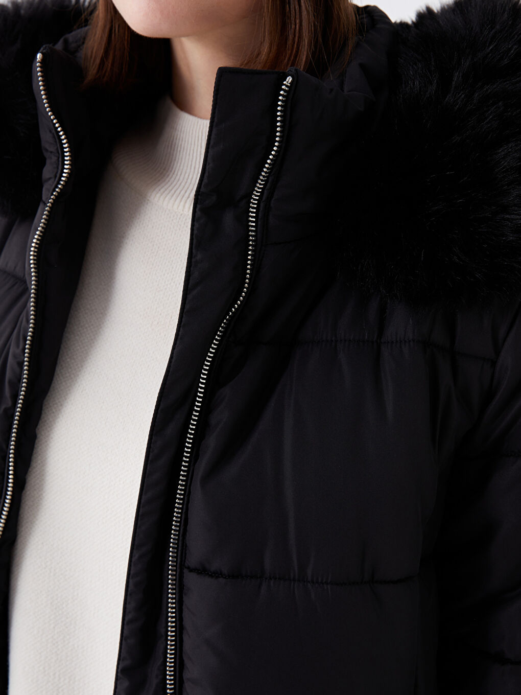 Siyah Kadın Kapüşonlu Düz Şişme Mont-4