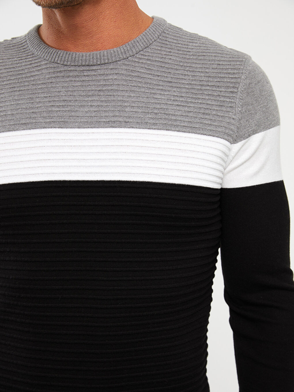 LCWAIKIKI Classic Crew Neck Long Sleeve Color Block Men's Knitwear Sweater -W30592Z8-CVL