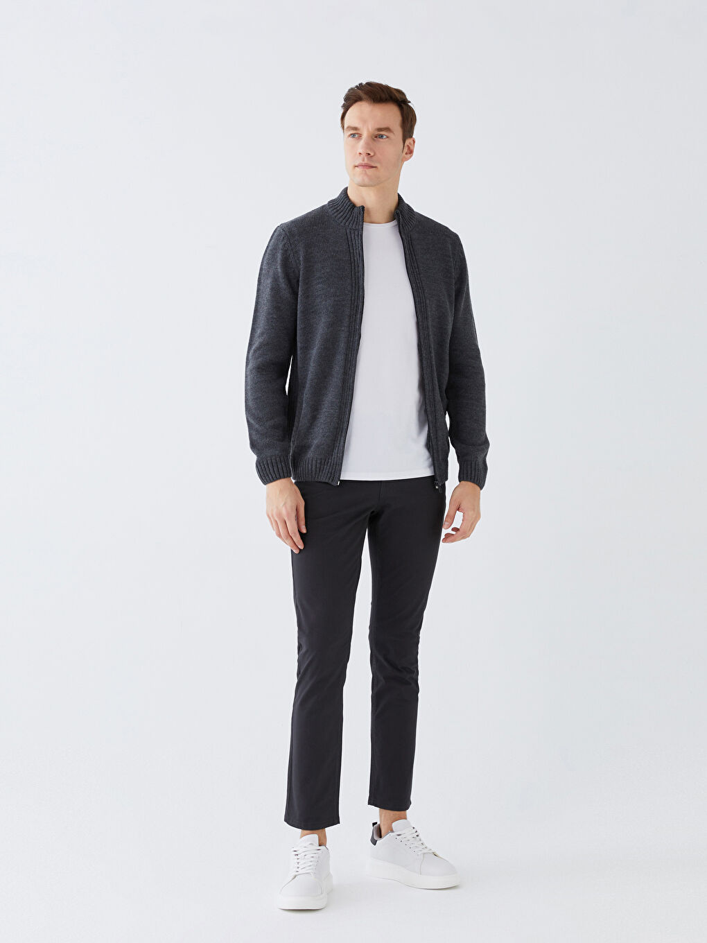 Кардиган из трикотажа с воротником-трубой стандартного кроя для мужчин-1