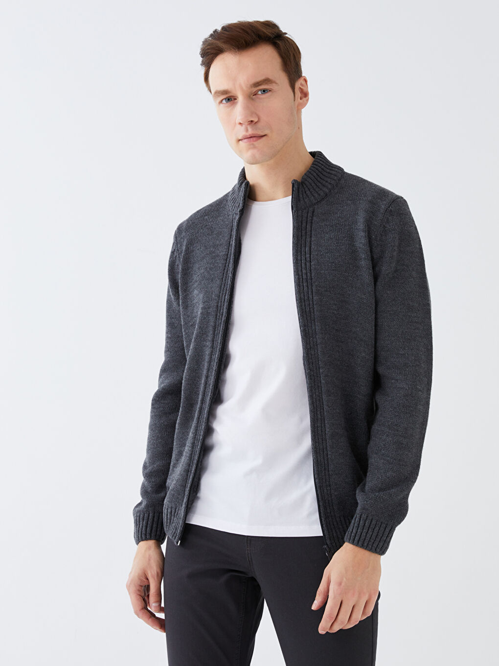 Кардиган из трикотажа с воротником-трубой стандартного кроя для мужчин-2