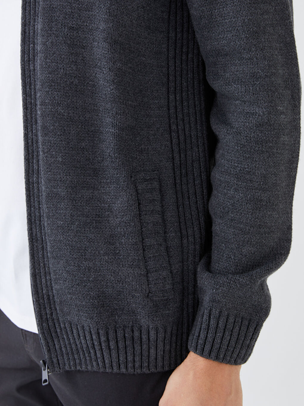 Кардиган из трикотажа с воротником-трубой стандартного кроя для мужчин-3