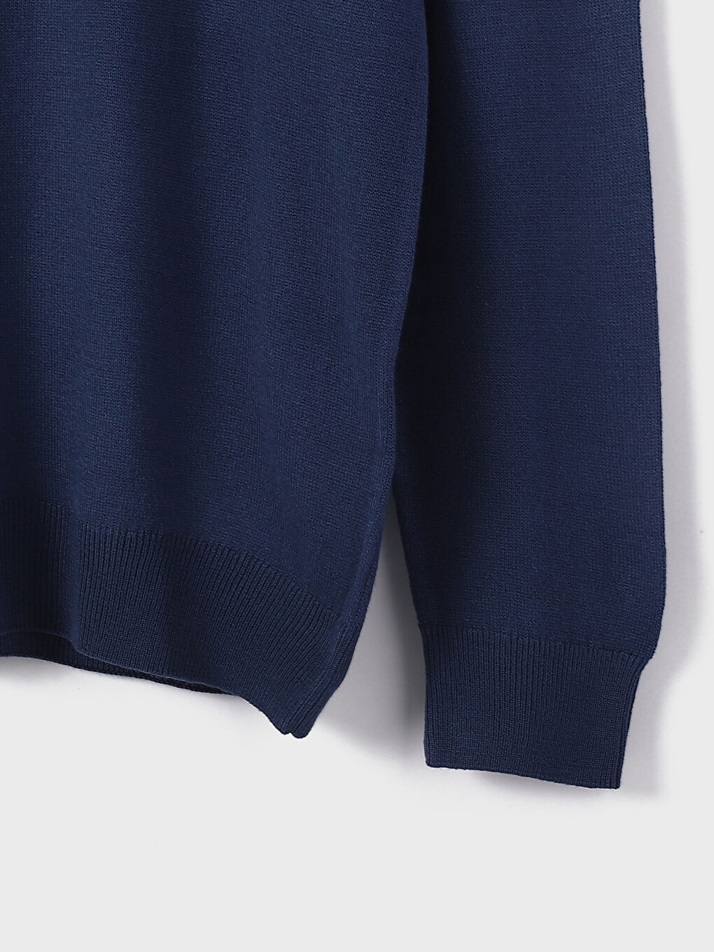 بلوفر تريكو كم طويل بياقة دائرية للرجال-3