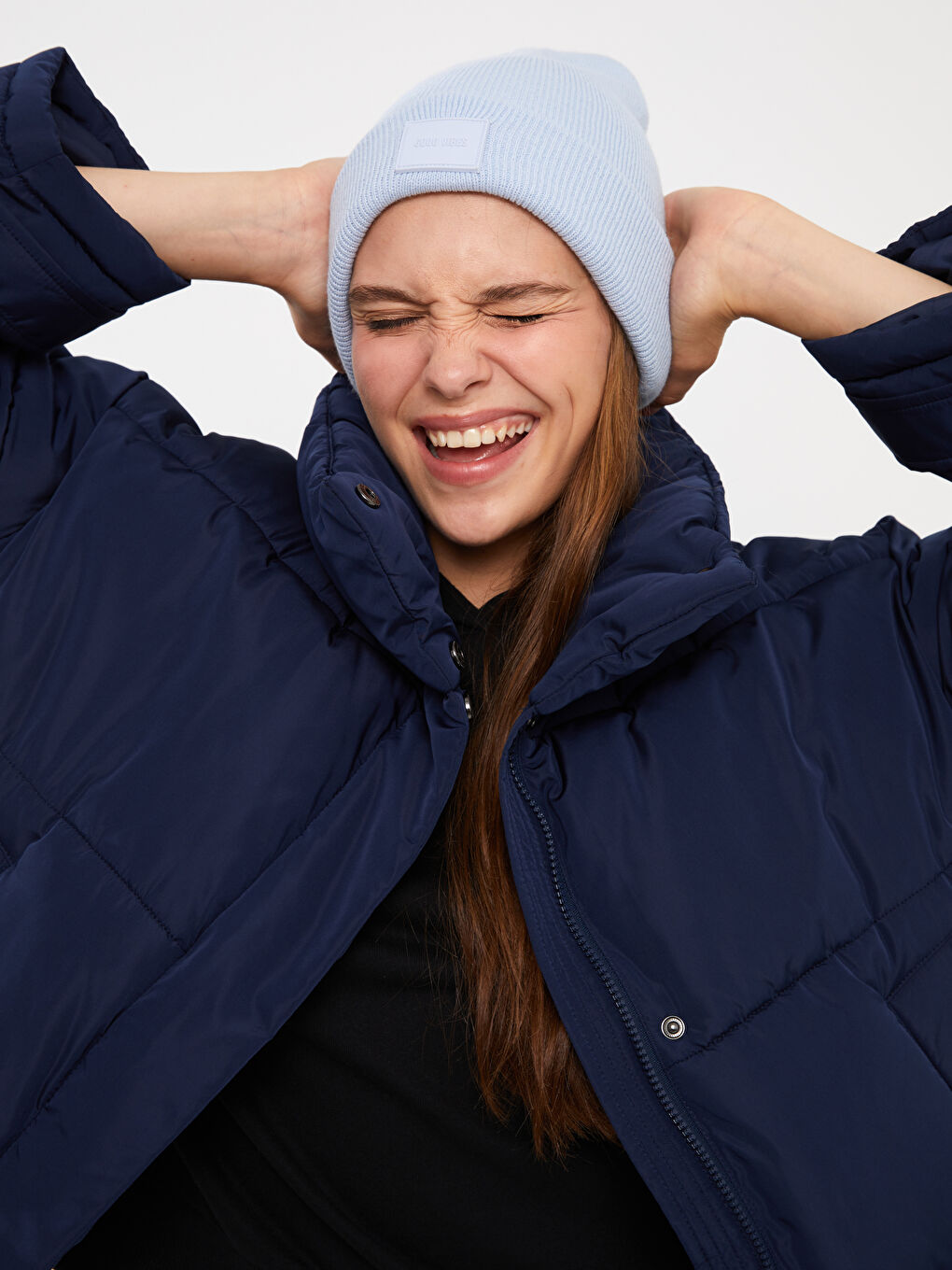 Tag Detailed Women's Tricot Beanie-2