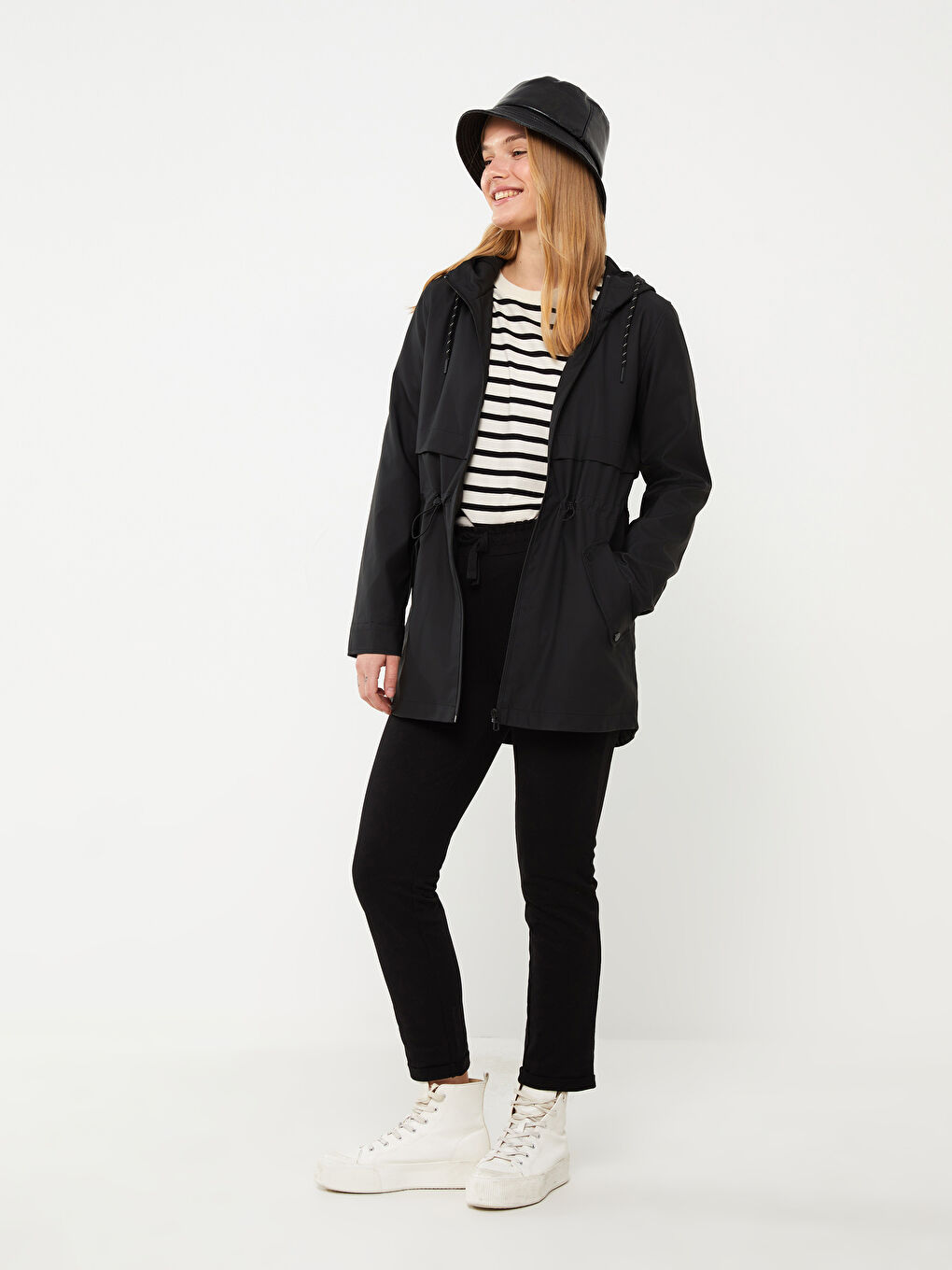 Siyah Kadın Kapüşonlu Düz Yağmurluk-2