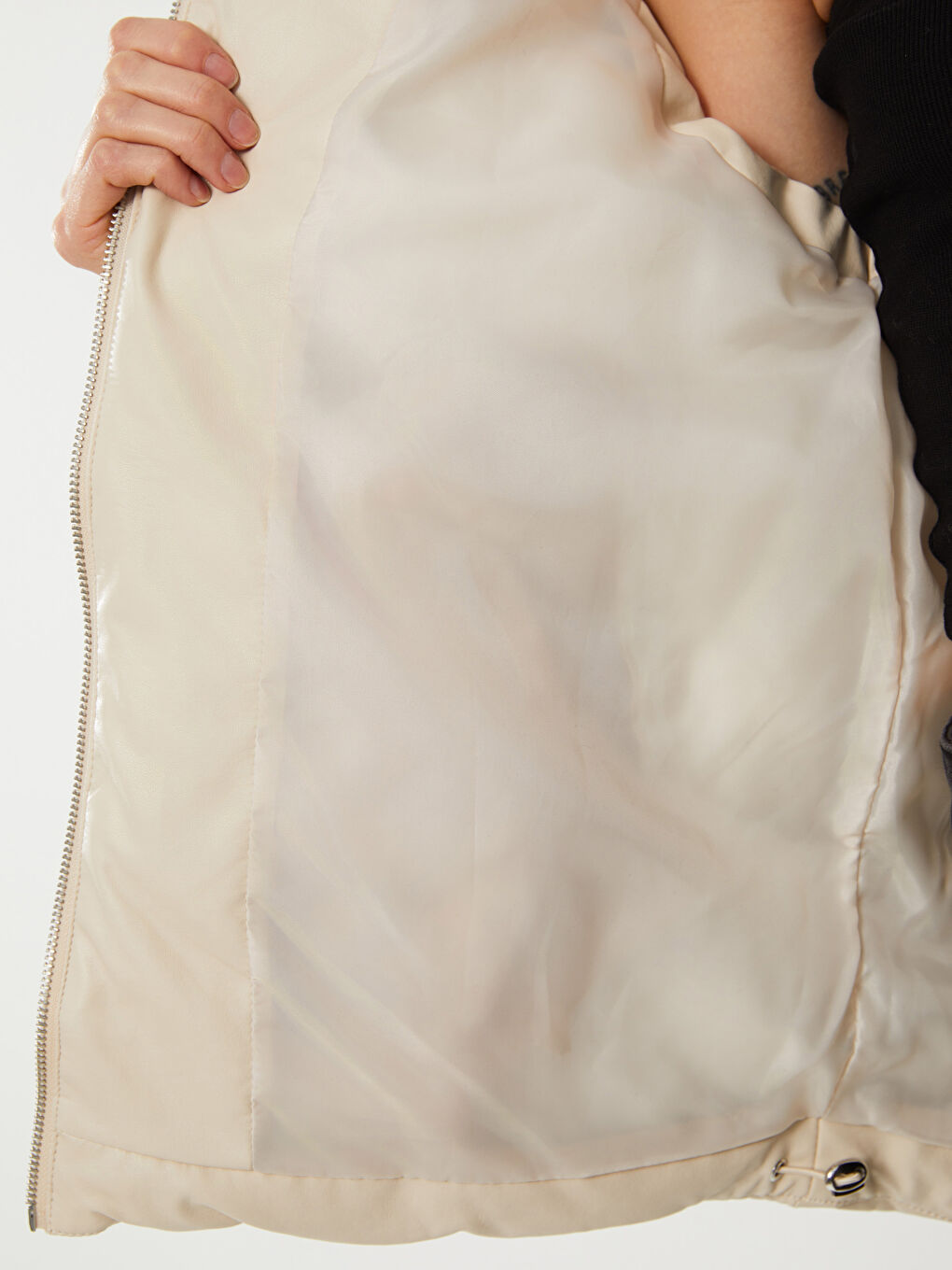 Bej Kapüşonlu Düz Deri Görünümlü Kadın Şişme Yelek-4