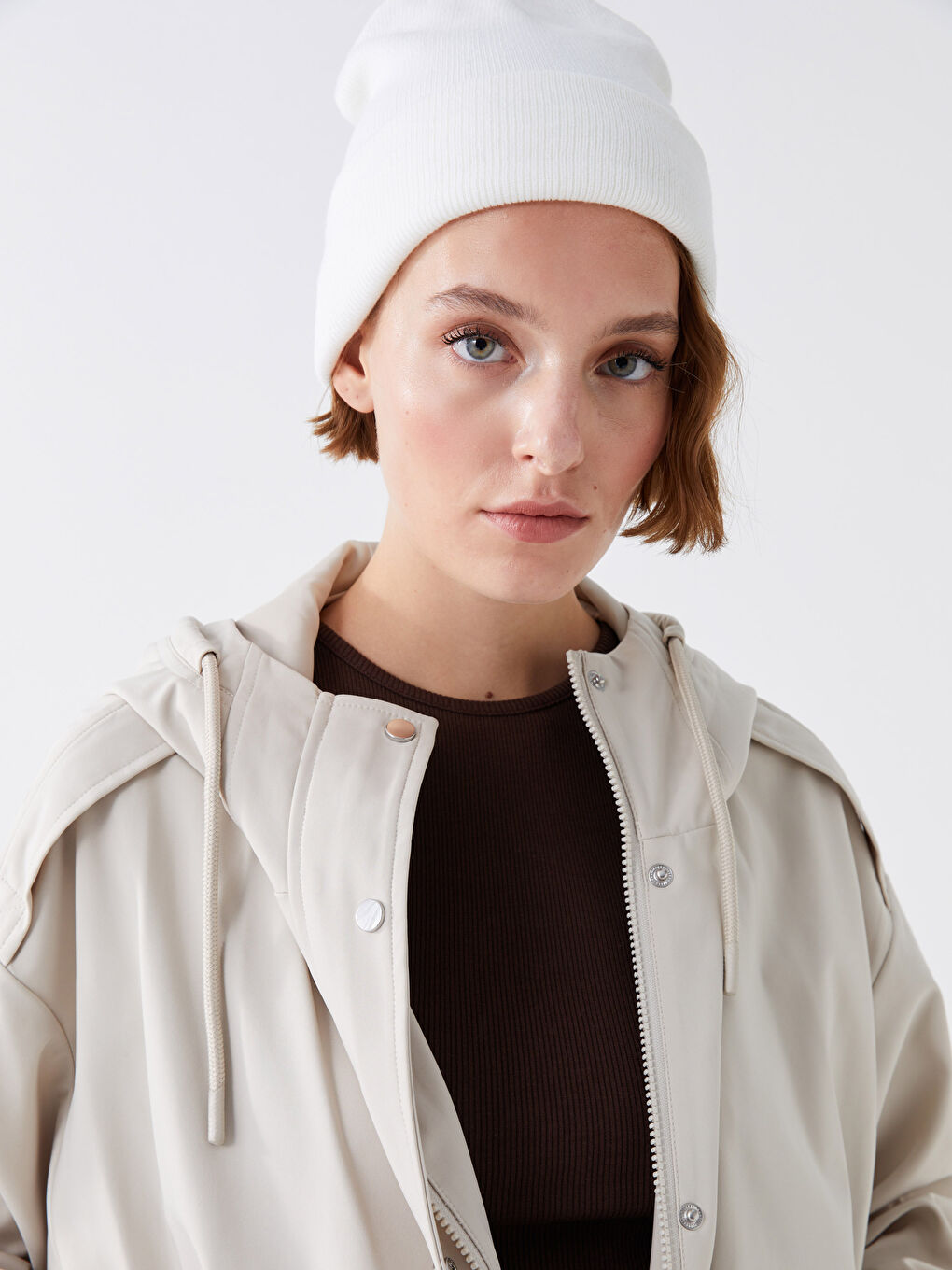 Bej Kapüşonlu Düz Oversize Kadın Yağmurluk-2