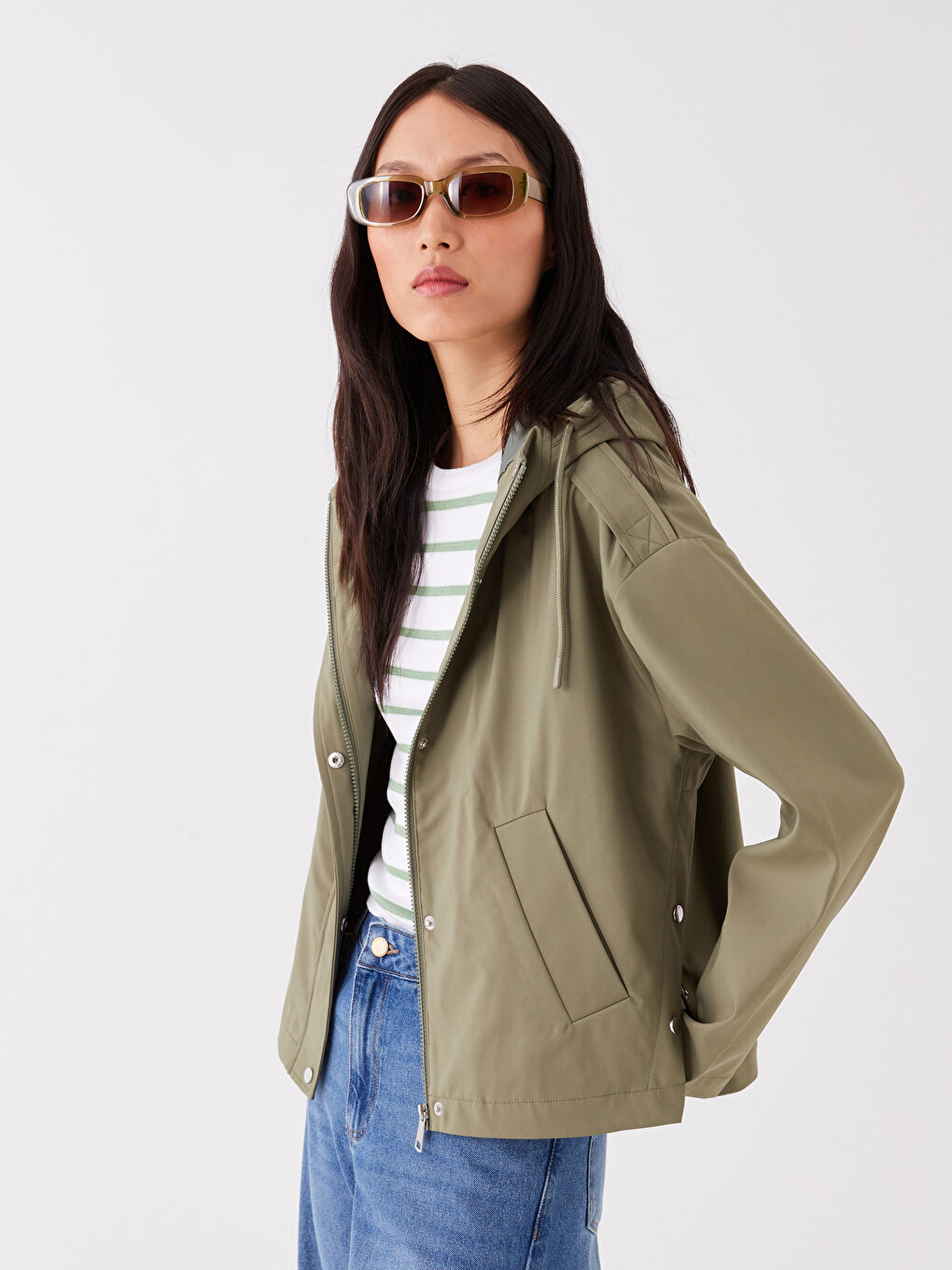 Haki Kapüşonlu Düz Oversize Kadın Yağmurluk-1