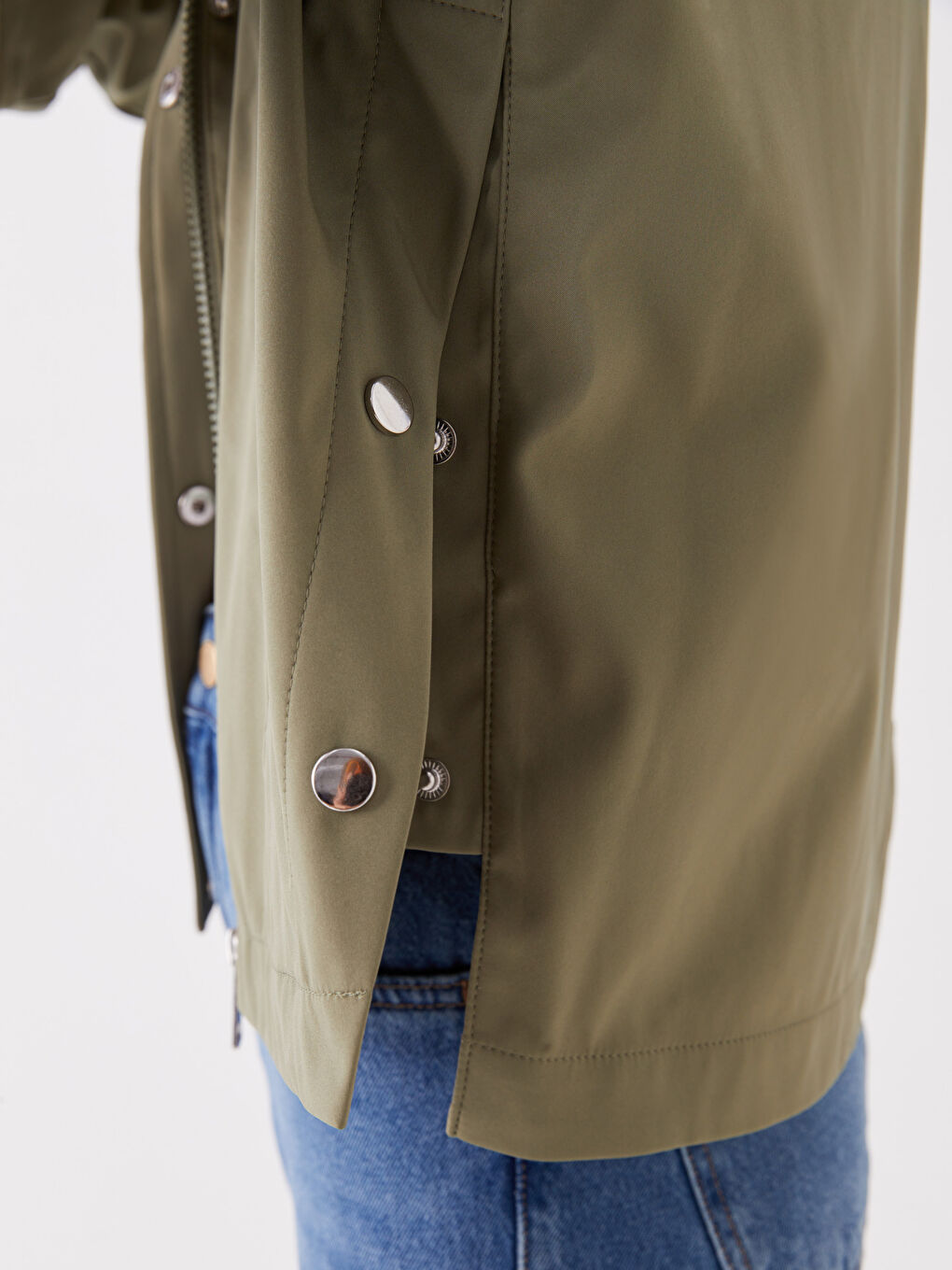 Haki Kapüşonlu Düz Oversize Kadın Yağmurluk-3