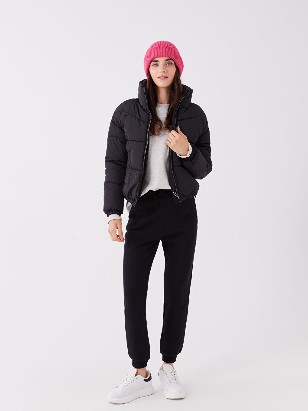 Siyah Dik Yaka Düz Uzun Kollu Kadın Şişme Mont-2