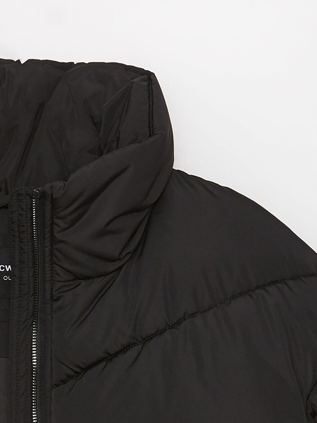 Siyah Dik Yaka Düz Uzun Kollu Kadın Şişme Mont-8