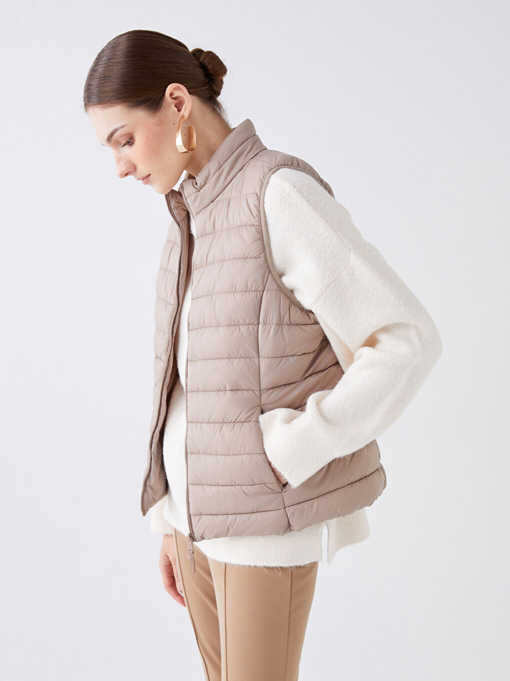 Kahverengi Kadın Dik Yaka Düz Şişme Yelek-1