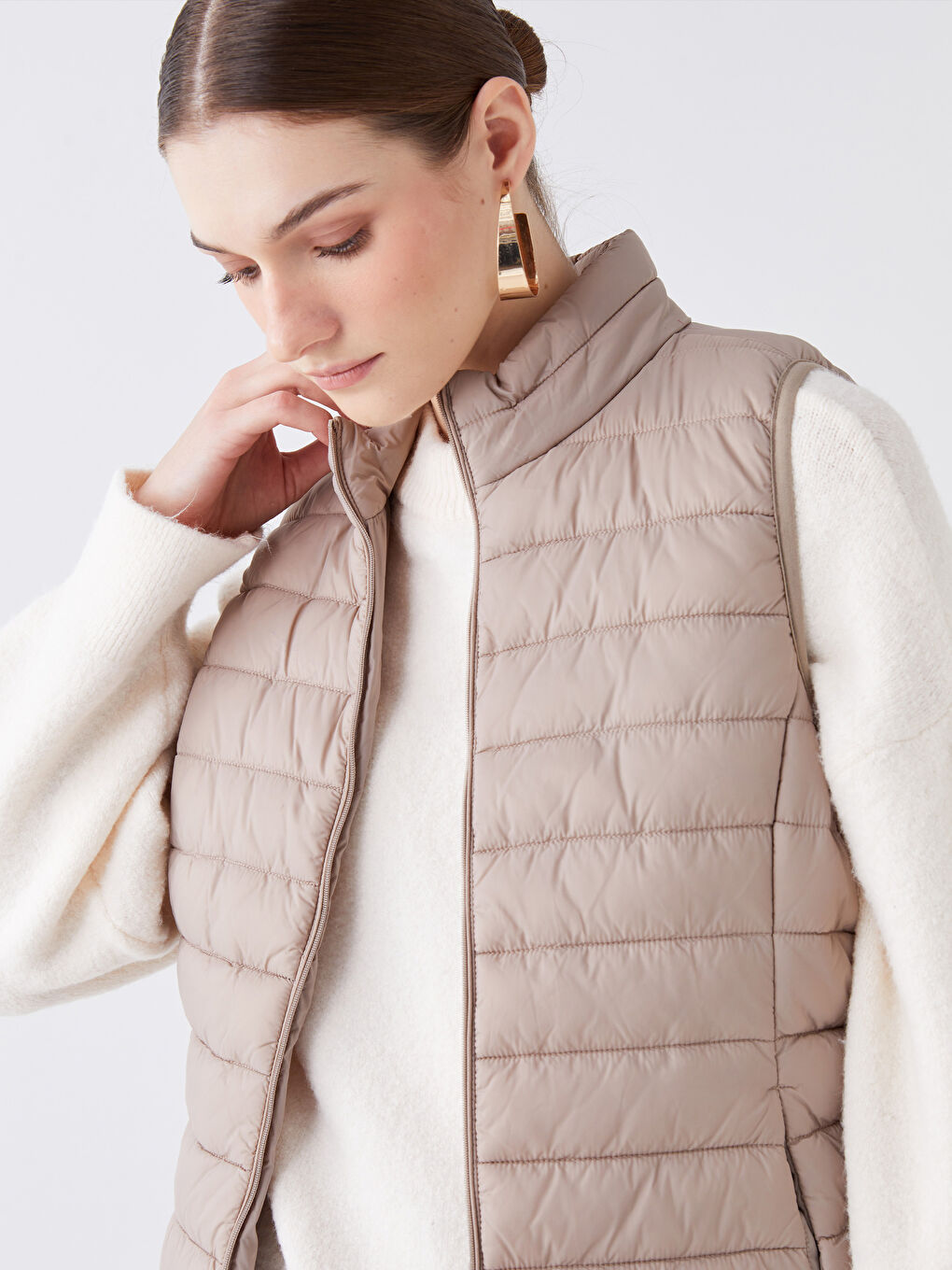 Kahverengi Kadın Dik Yaka Düz Şişme Yelek-2