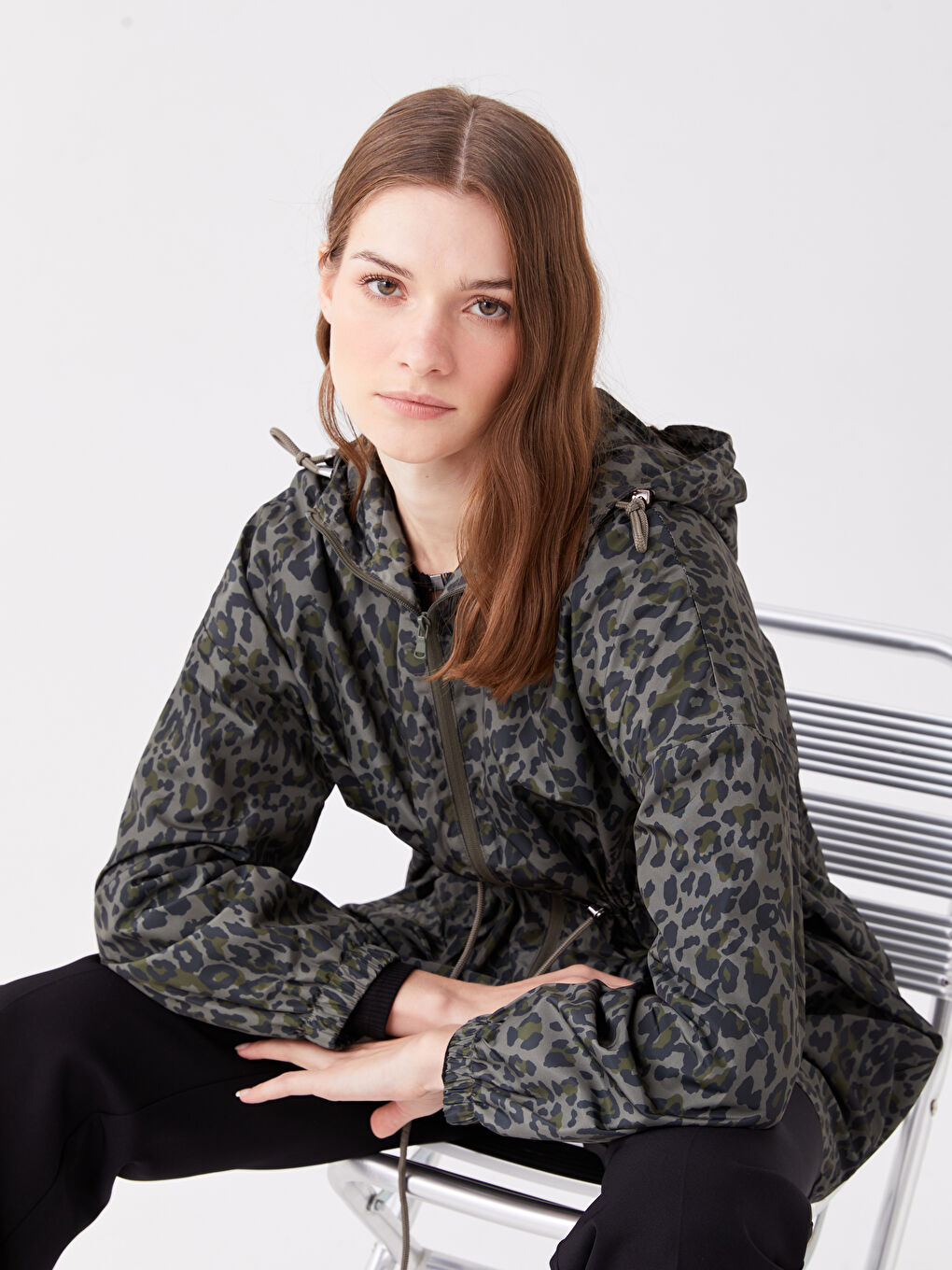 Дождевик с капюшоном, с принтом, оверсайз, для женщин