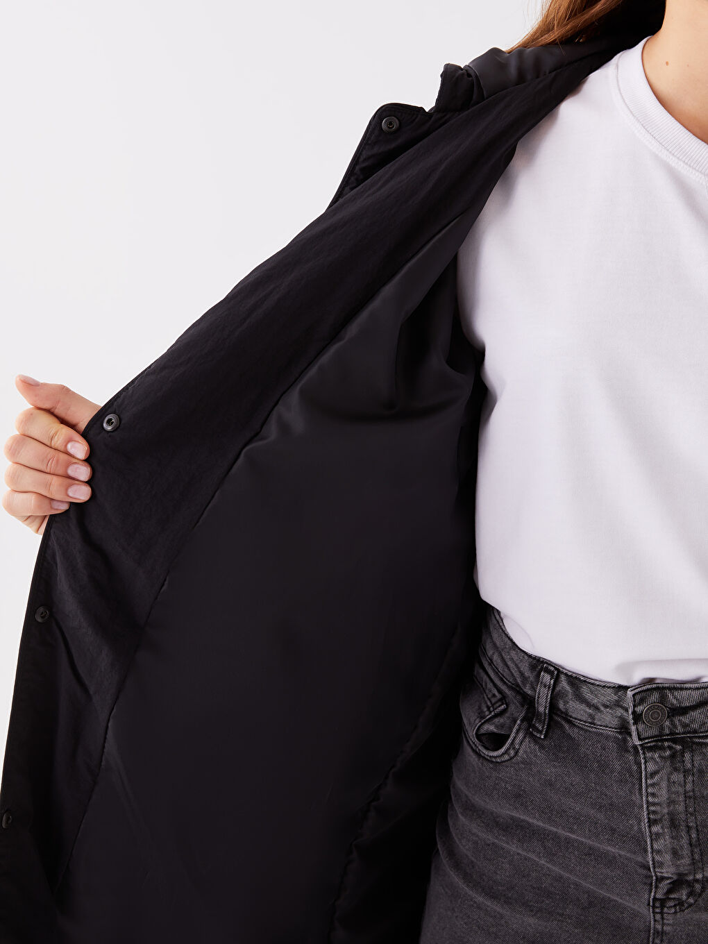 Siyah Kapüşonlu Kapitone Oversize Kadın Şişme Mont-4