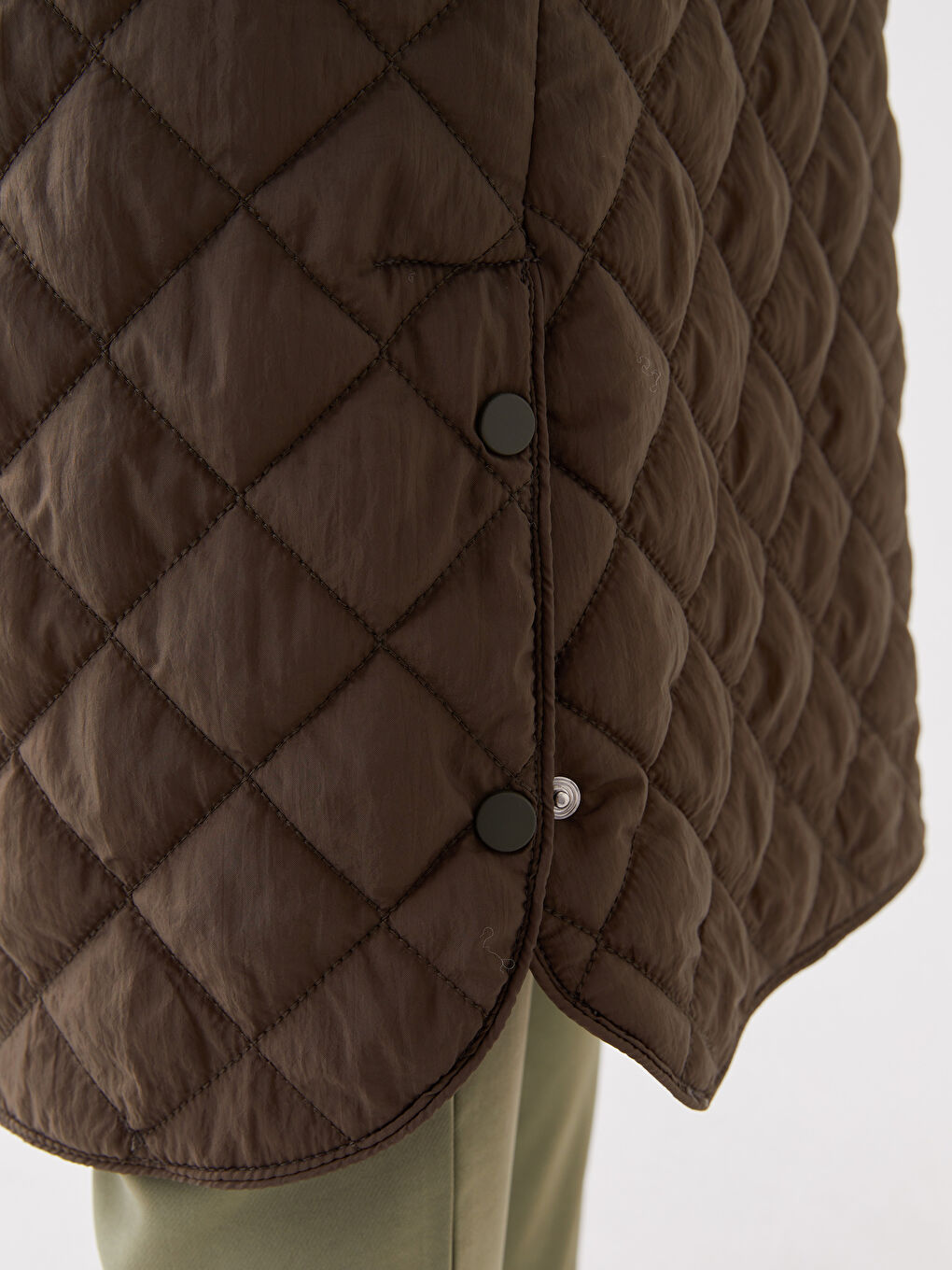 Yeşil Kapüşonlu Kapitone Oversize Kadın Şişme Mont-3