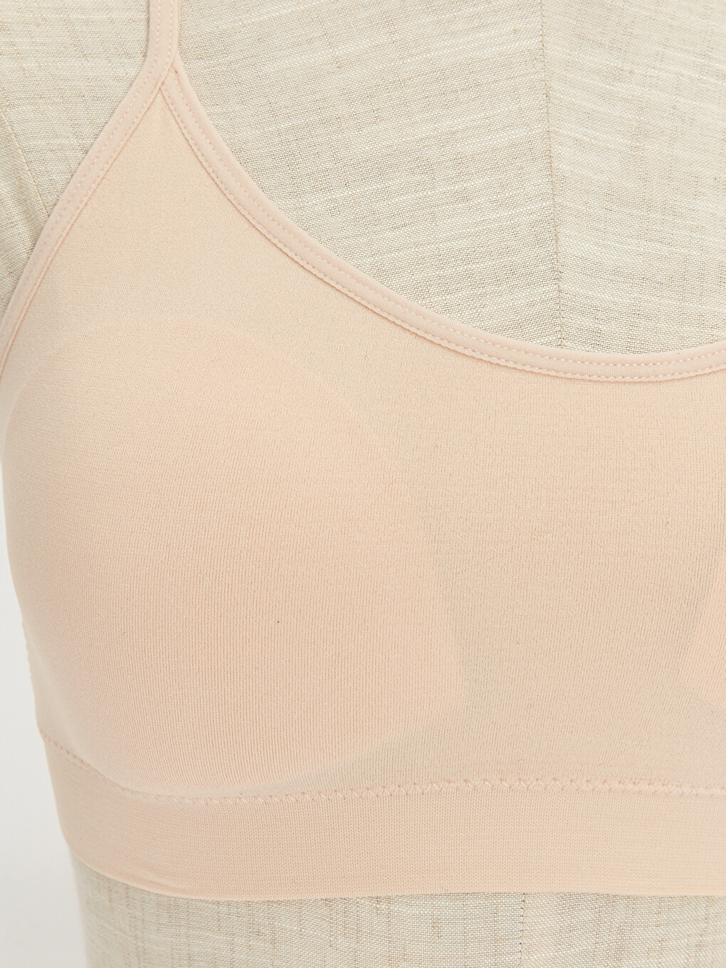 Non-Wired Non-Padded Plain Seamless Sports Bra-2