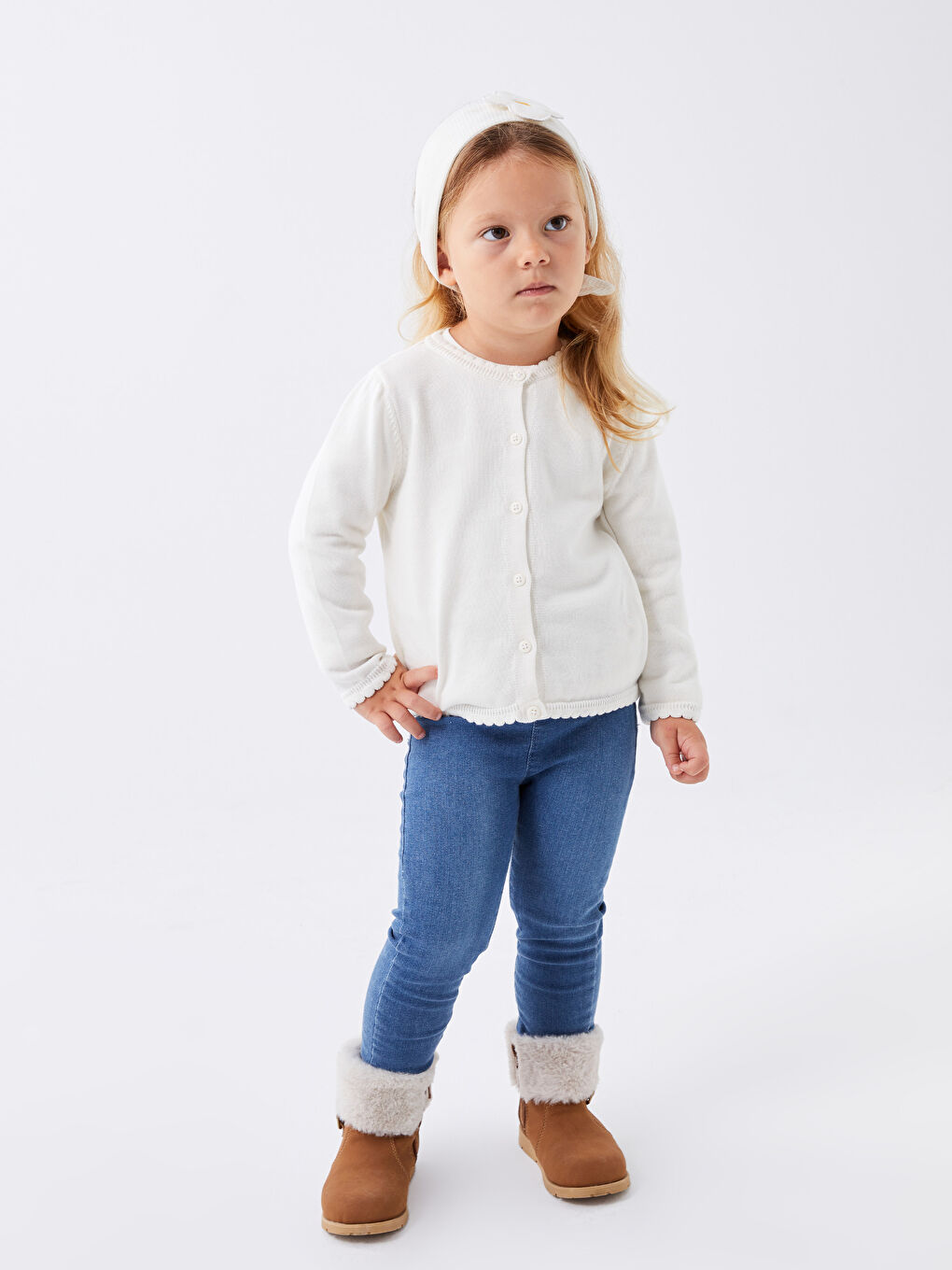 LCW baby Crew Neck Girls Knitted Cardigan -W31109Z1-FDW