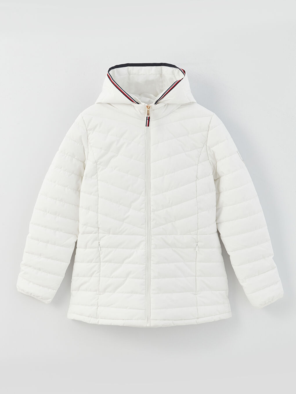 Beyaz Kadın Kapüşonlu Düz Şişme Mont-6