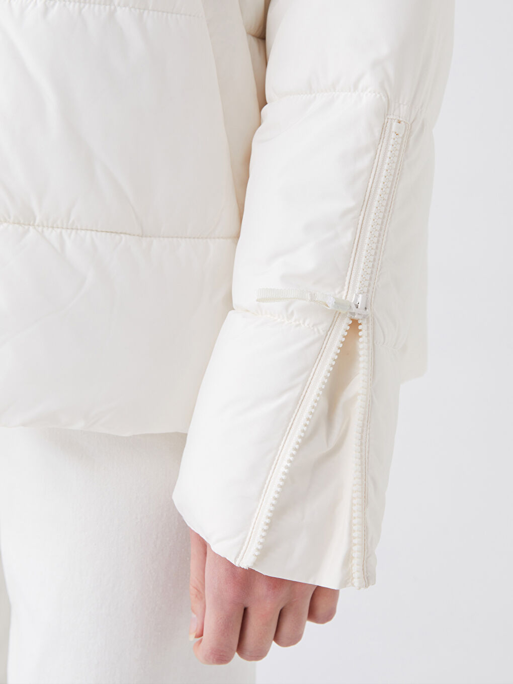 Women's Hooded Plain Puffer Coat-4