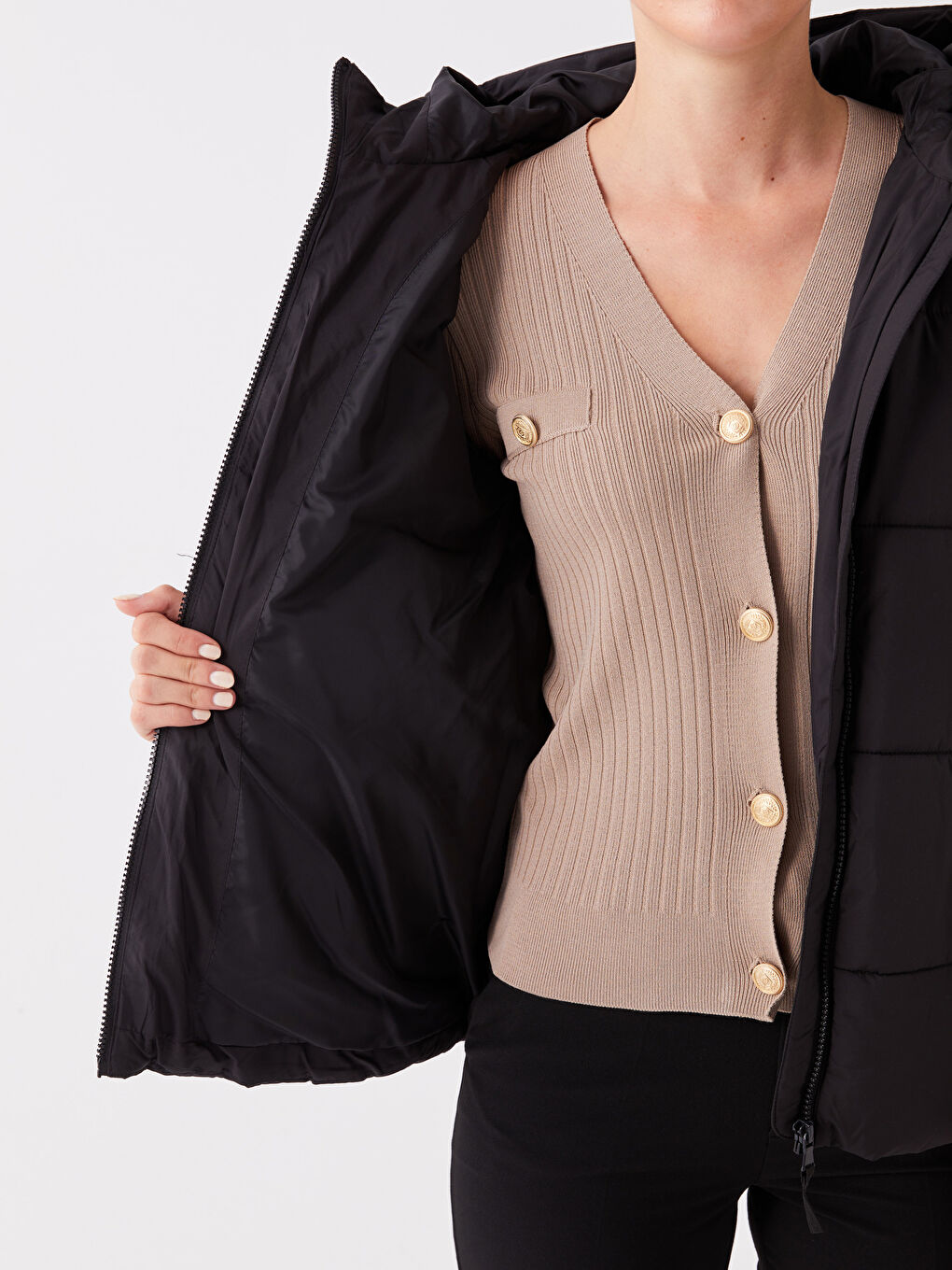 Siyah Kadın Kapüşonlu Düz Şişme Mont-3