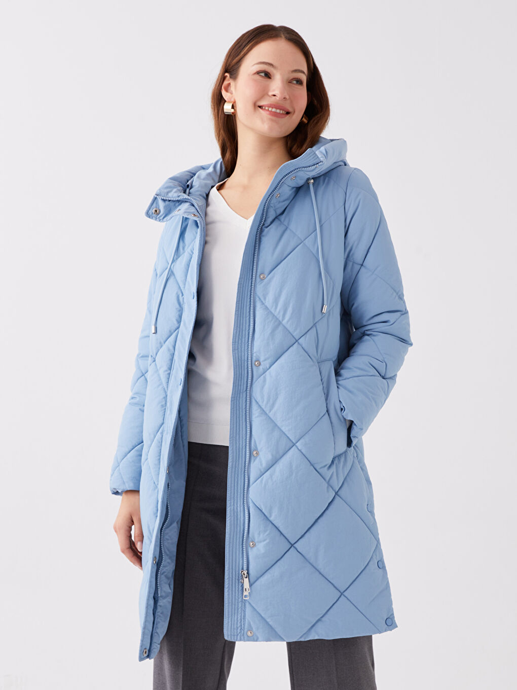 Mavi Kapüşonlu Kapitone Kadın Şişme Mont