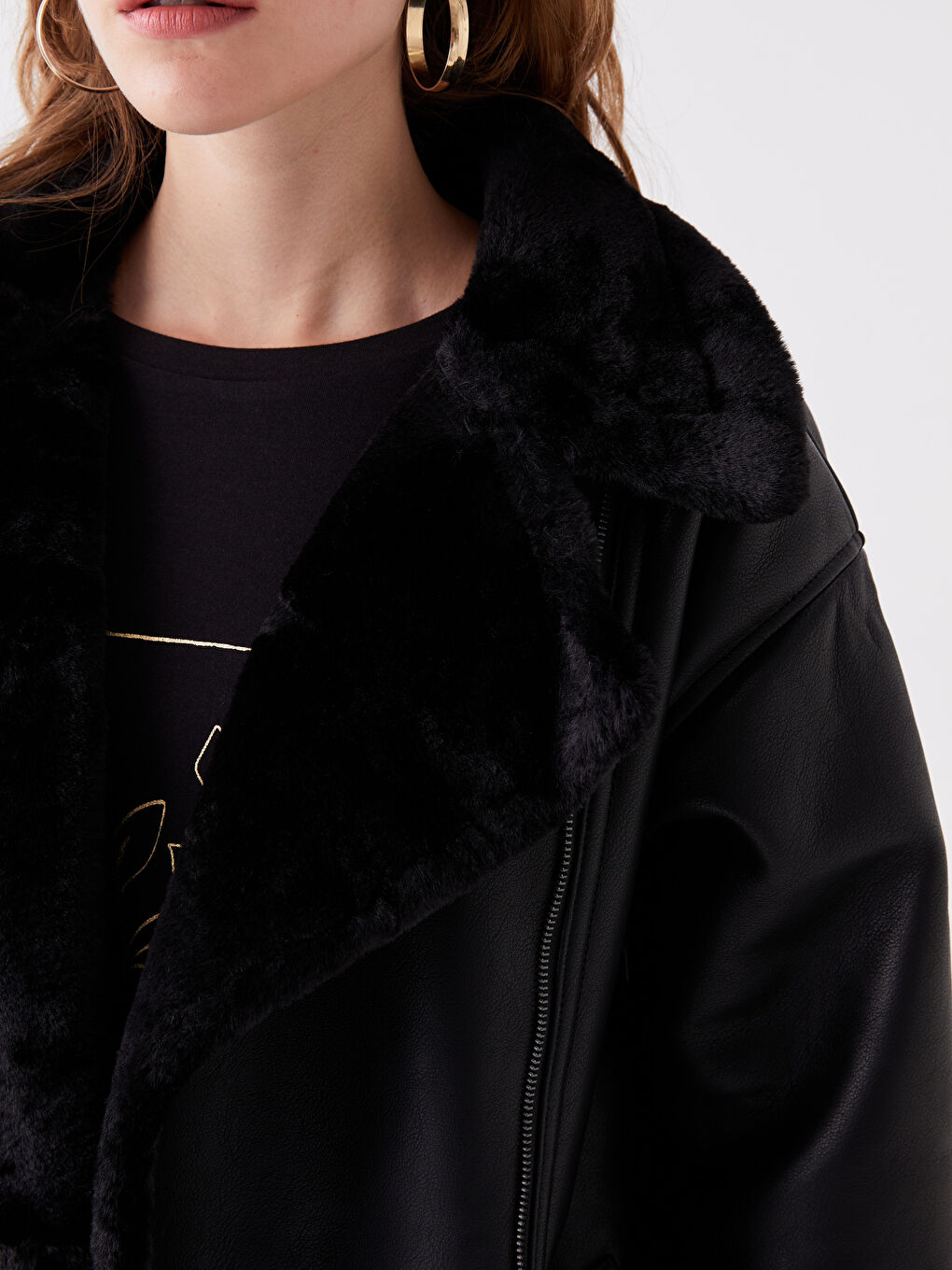 Siyah Ceket Yaka Kadın Deri Görünümlü Mont-4