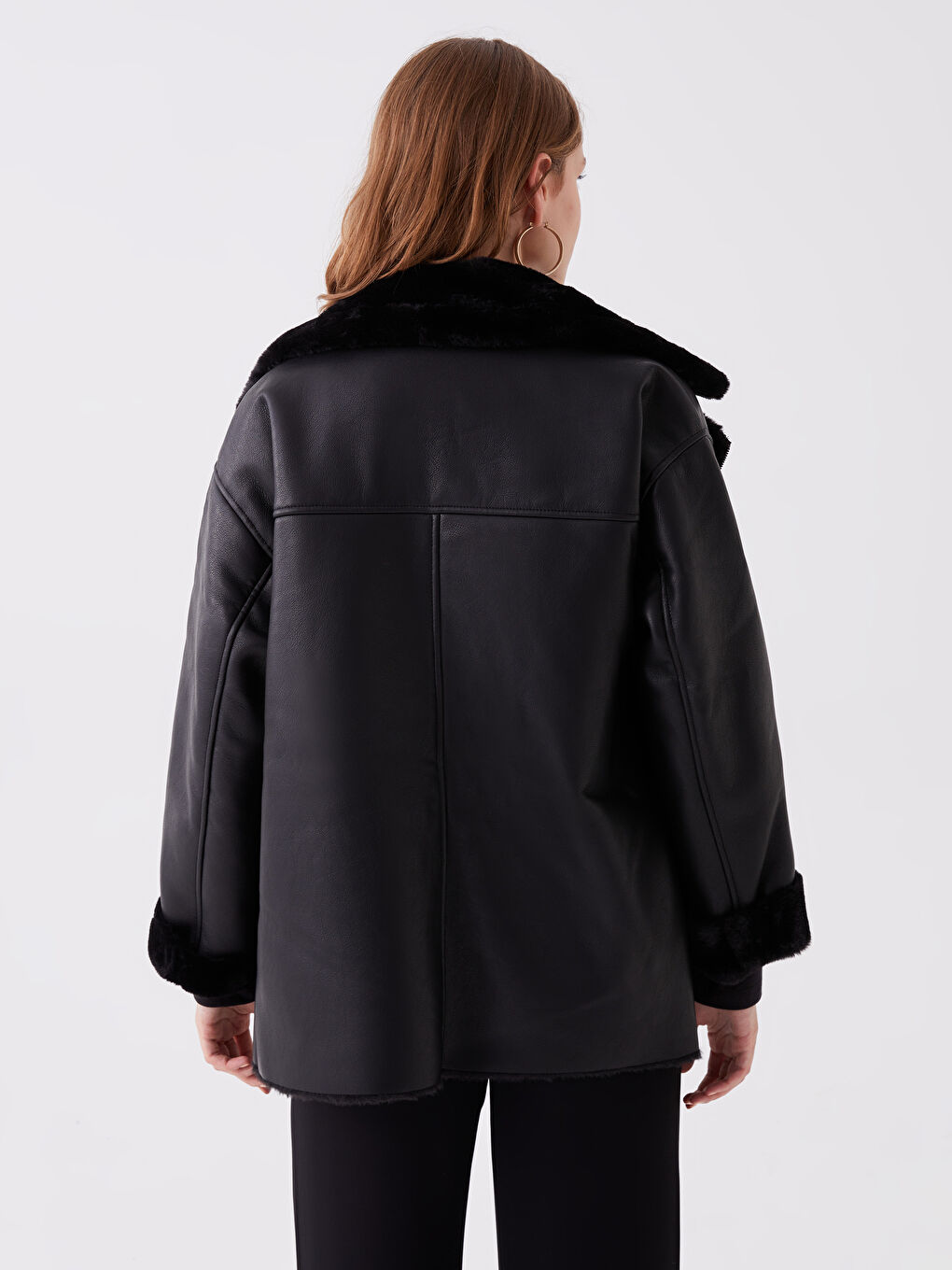 Siyah Ceket Yaka Kadın Deri Görünümlü Mont-6