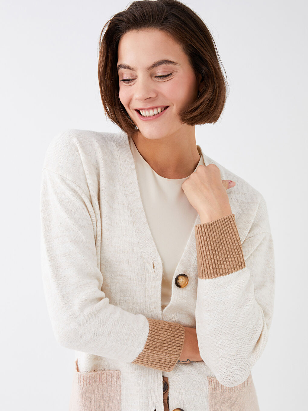 Ekru V Yaka Renk Bloklu Uzun Kollu Kadın Triko Hırka-2