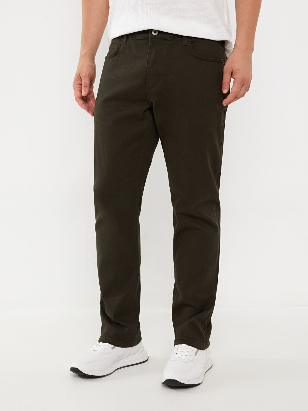 LCWAIKIKI Classic Koyu Haki Standart Kalıp Chino Pantolon - 2