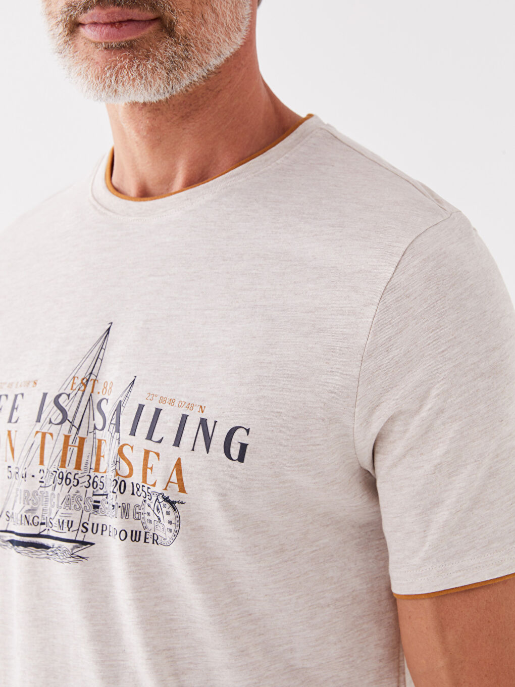 Bej Bisiklet Yaka Kısa Kollu Baskılı Penye Erkek Tişört-3