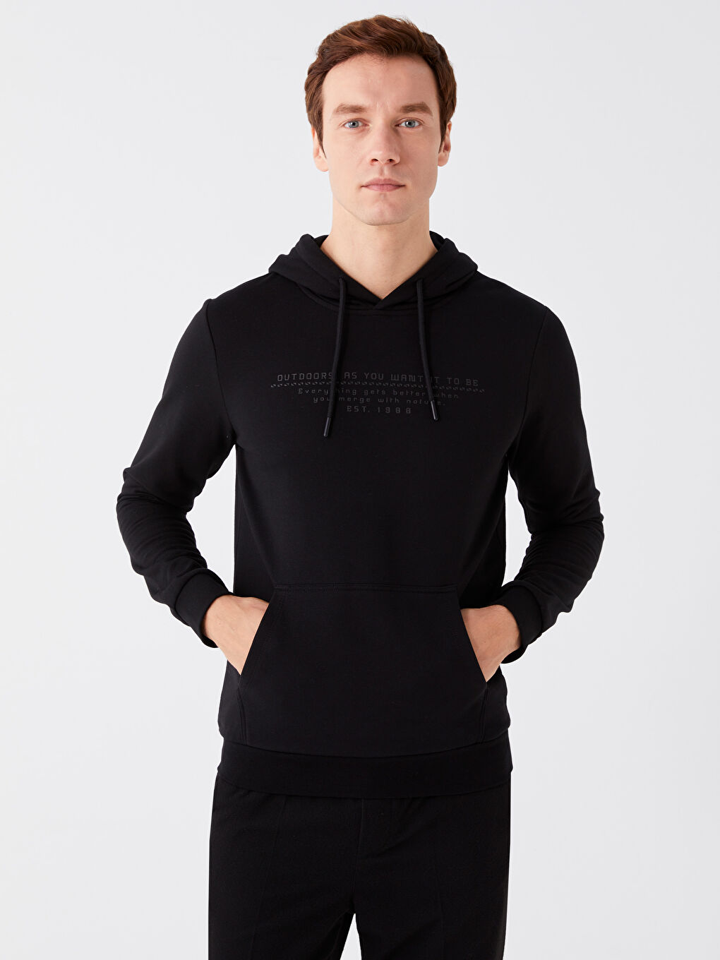 LCWAIKIKI Classic Yeni Siyah Uzun Kollu Baskılı Erkek Hoodie - 1