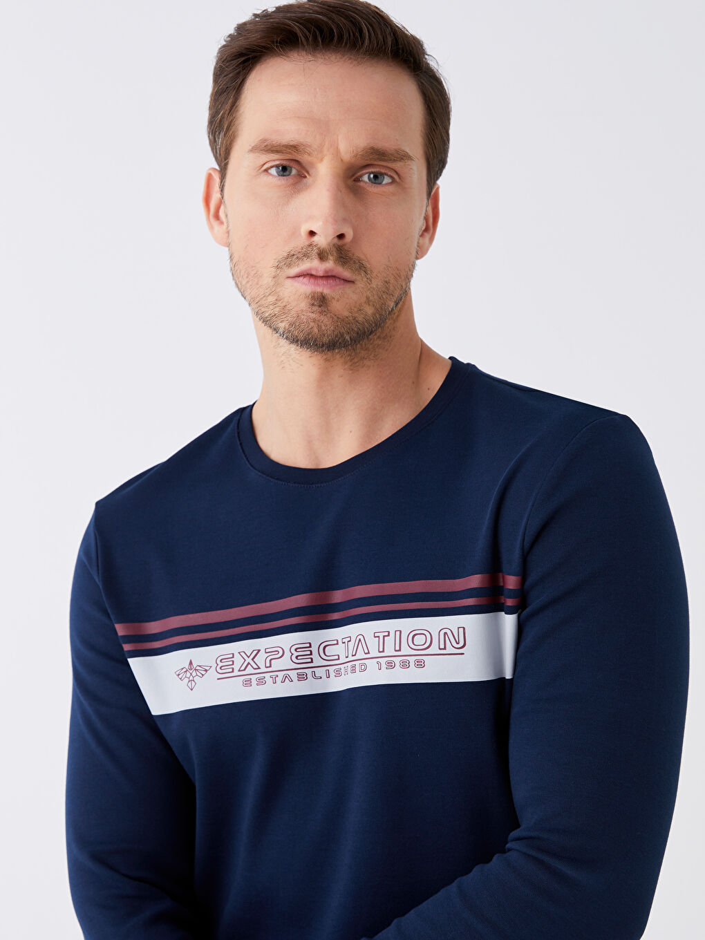 LCWAIKIKI Classic Lacivert Bisiklet Yaka Uzun Kollu Baskılı Erkek Sweatshirt