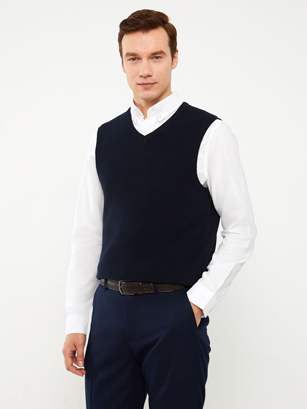 Lacivert Standart Kalıp V Yaka Erkek Triko Süveter-1