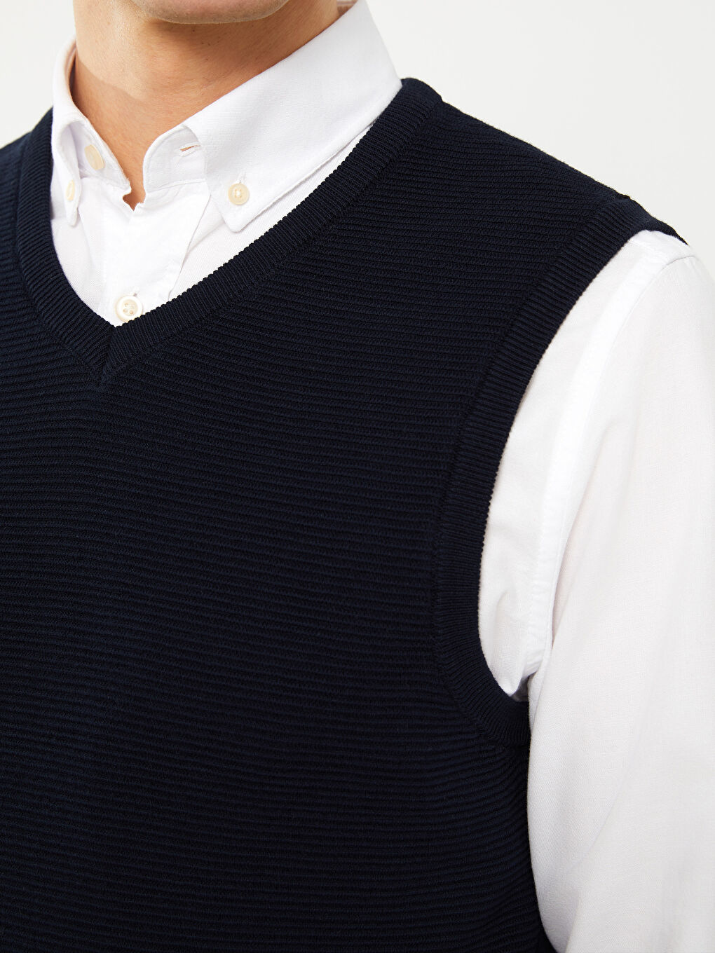 Lacivert Standart Kalıp V Yaka Erkek Triko Süveter-3