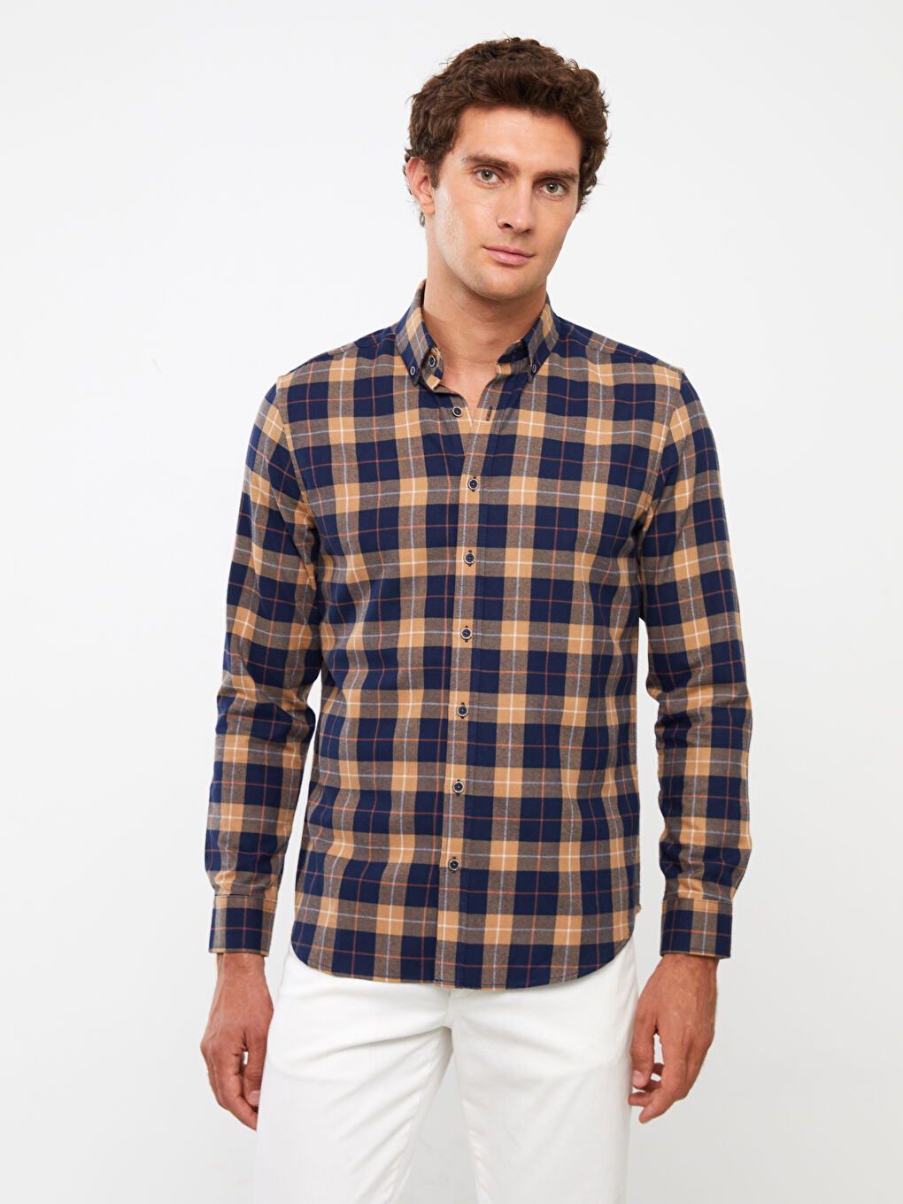LCWAIKIKI Classic Regular Fit Langarm Kariertes Herrenhemd -W31402Z8-LN6