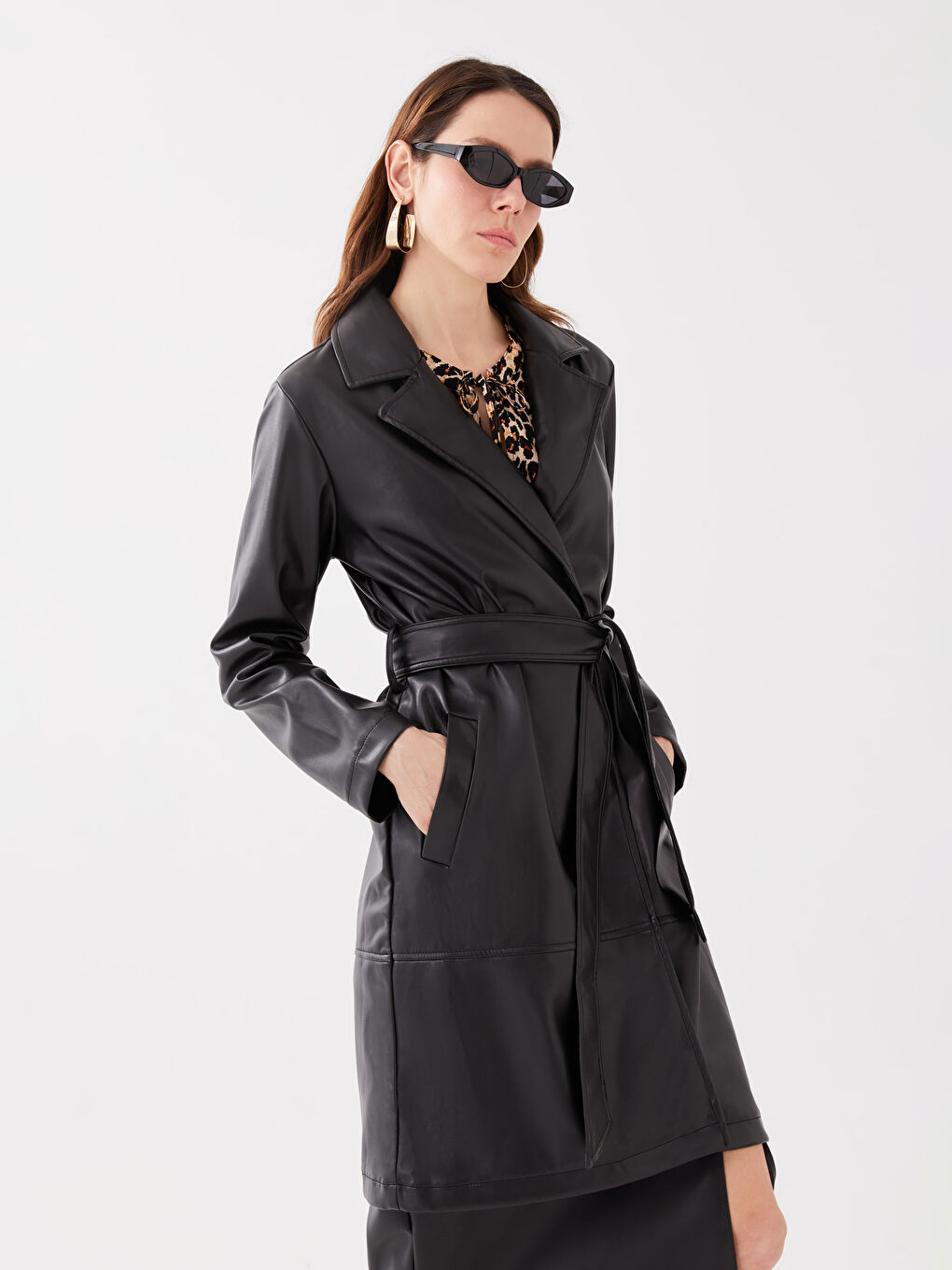 Siyah Ceket Yaka Düz Uzun Kollu Deri Görünümlü Kadın Trençkot-2